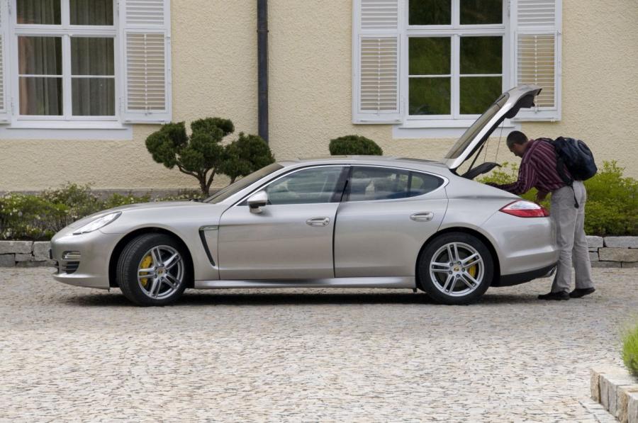  Porsche Panamera 2009 года  (фото 106 из 144)